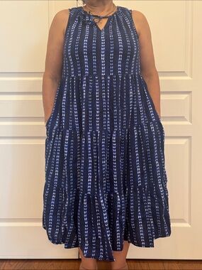 Old Navy Navy and White Sleeveless Tiered Midi Dress with Tie Neck